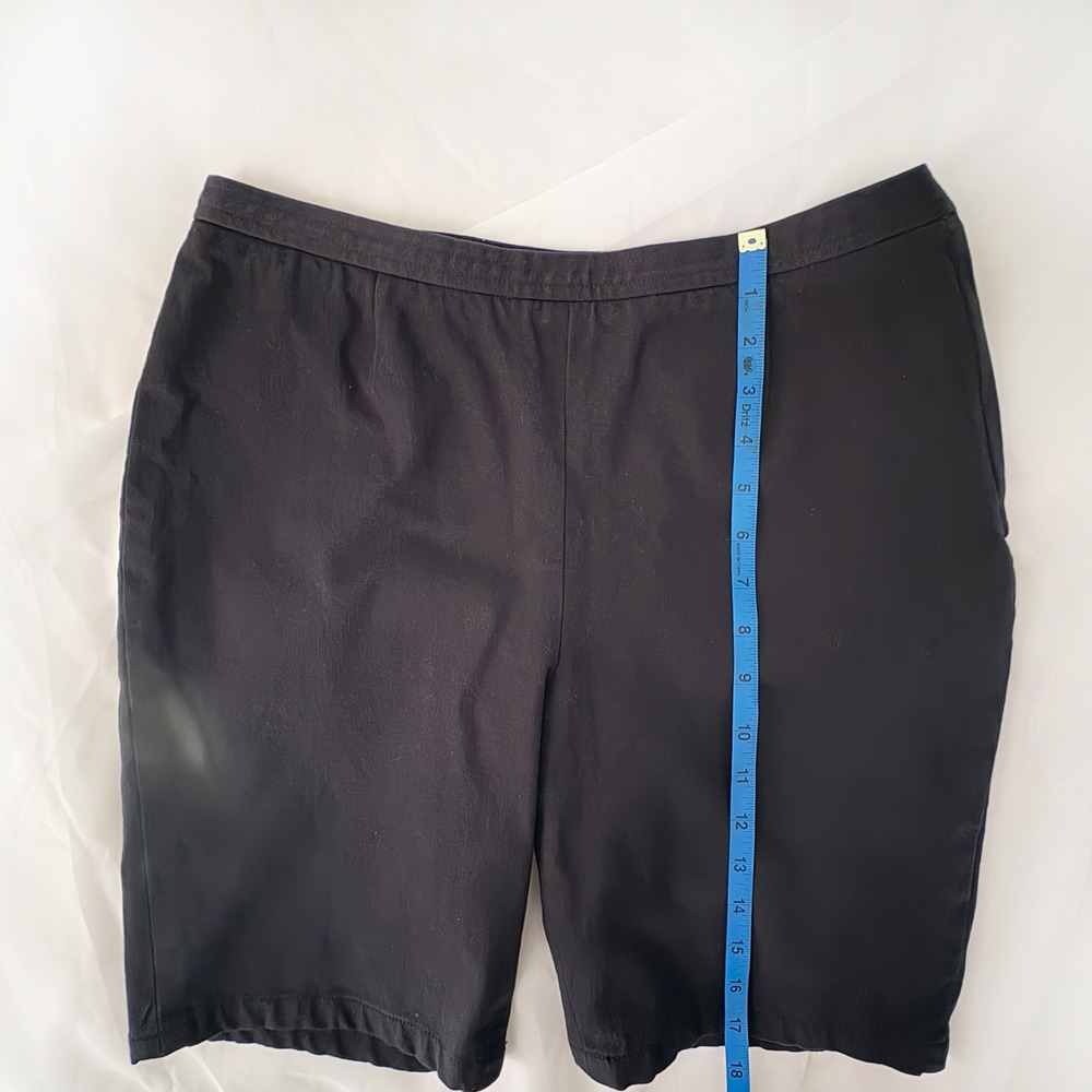 Ralph Lauren Petite 12P Black Stretch Bermuda Shorts Cotton Spandex - Picture 5 of 7